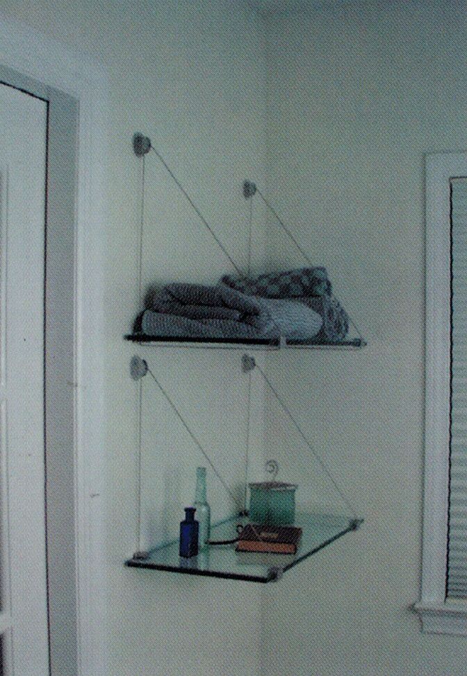 Expo Design cable-supported glass shelf