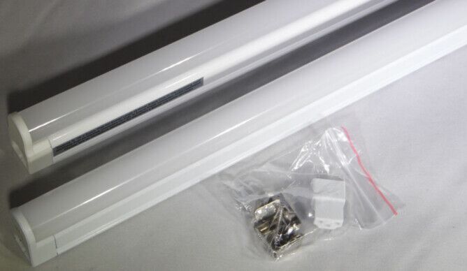 Hera ELite-LED 120V linear LED connectable lighting T5 size