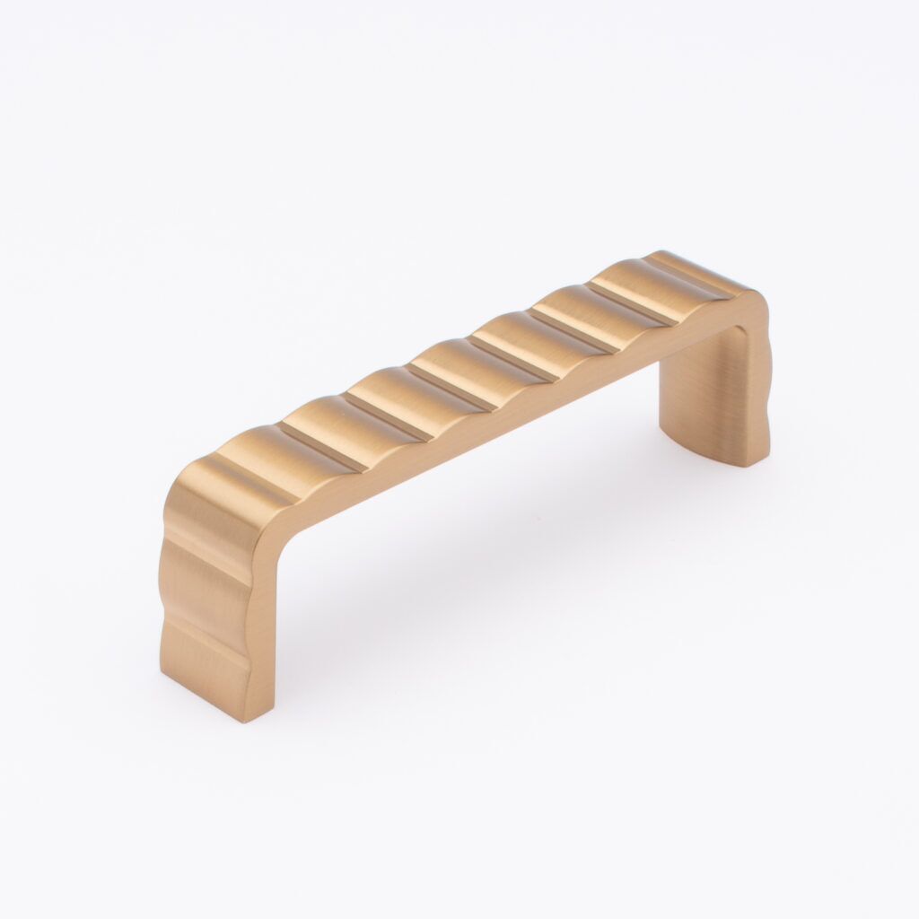 Sietto Natoma P-2004-4-CBZ Champagne Bronze finish pull, 4-5/16" long by 3/4" wide, 1-3/16" projection, 4" CTC, two screw holes